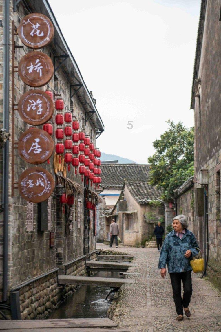 王振林与宋宾煌离任格林创新成长混合基金