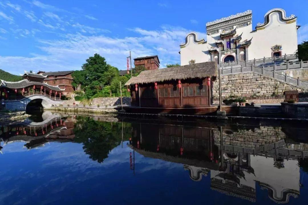 跟油条同类型却不受欢迎，出锅外酥里软，放凉也不硬